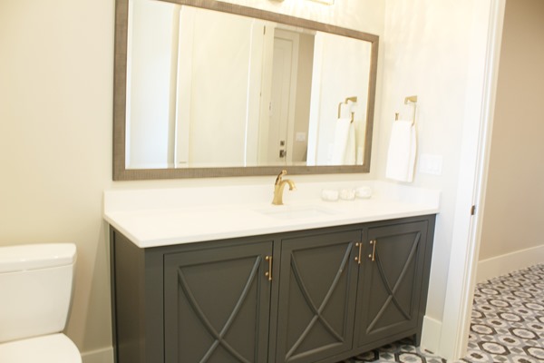 bathroom and vanity paint color